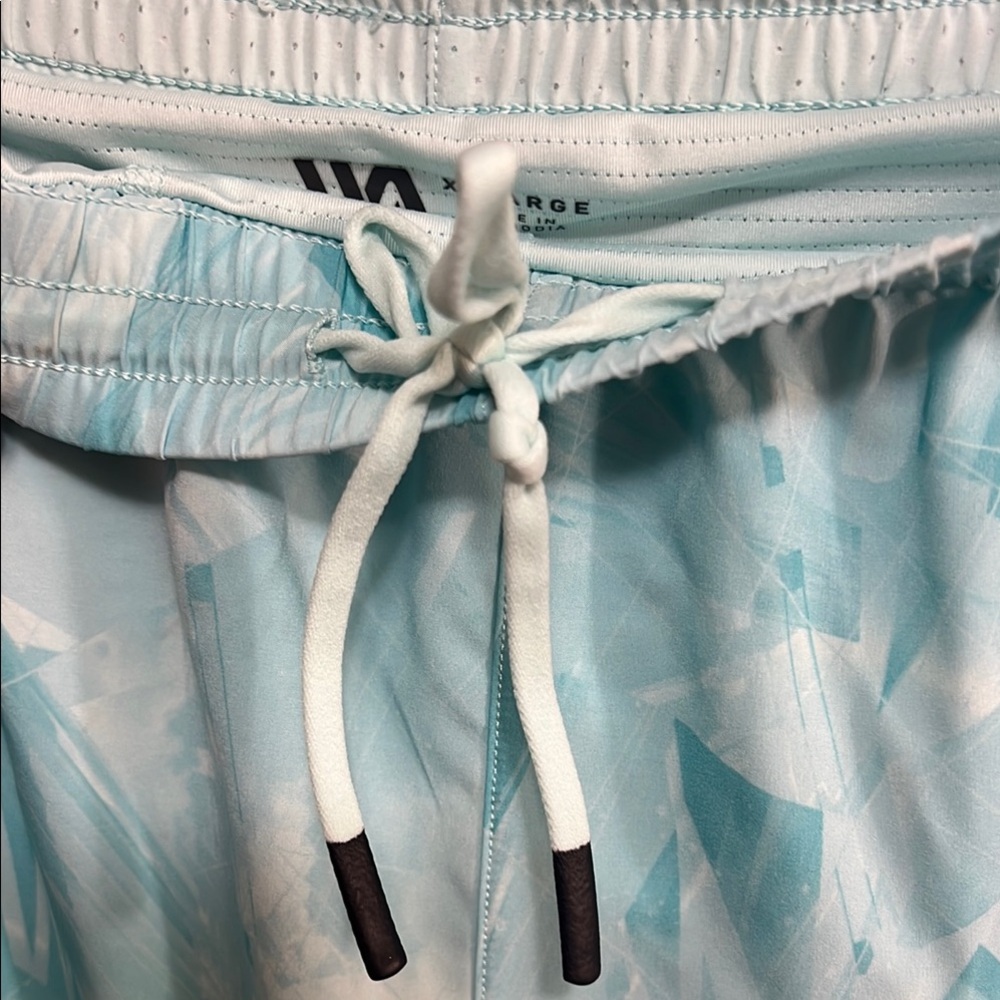 Blue Athletic Shorts with Elastic Waistband and Quick-Dry Fabric - Picture 3 of 8